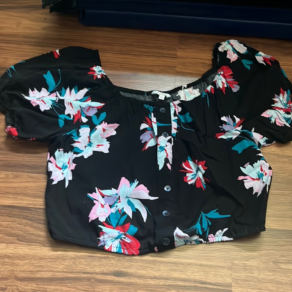 Juniors Crop Top - Picture 1 of 6